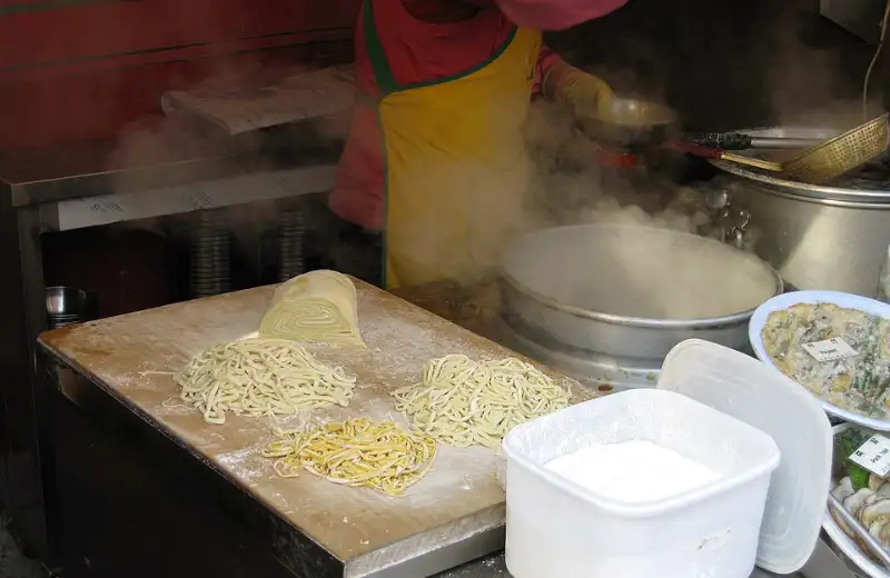 Sagol kalguksu · beef-bone noodle soup