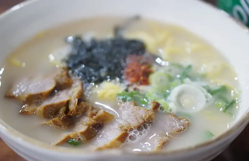 Gogi guksu · pork noodles