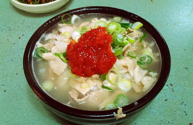 Dwaeji gukbap · pork and rice soup