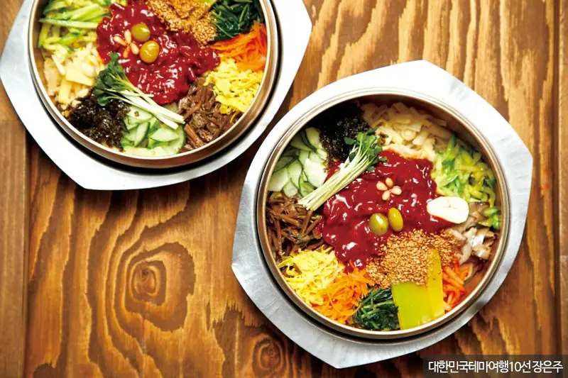 Jeonju bibimbap · mixed rice at Gajok Hoegwan