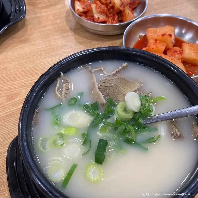 Food served at imun-seolnongtang